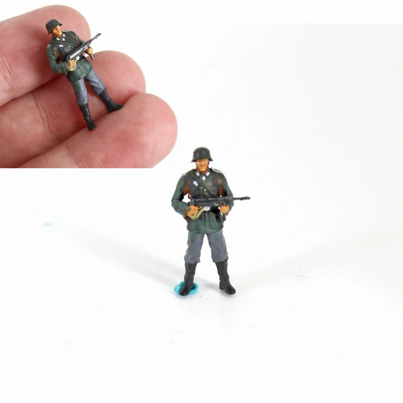 New 1/72 German Soldier 2Person Soldier Group 1 Commander Miniature Doll Set Model DIY Scene With Hand-Painted Figurine Toys