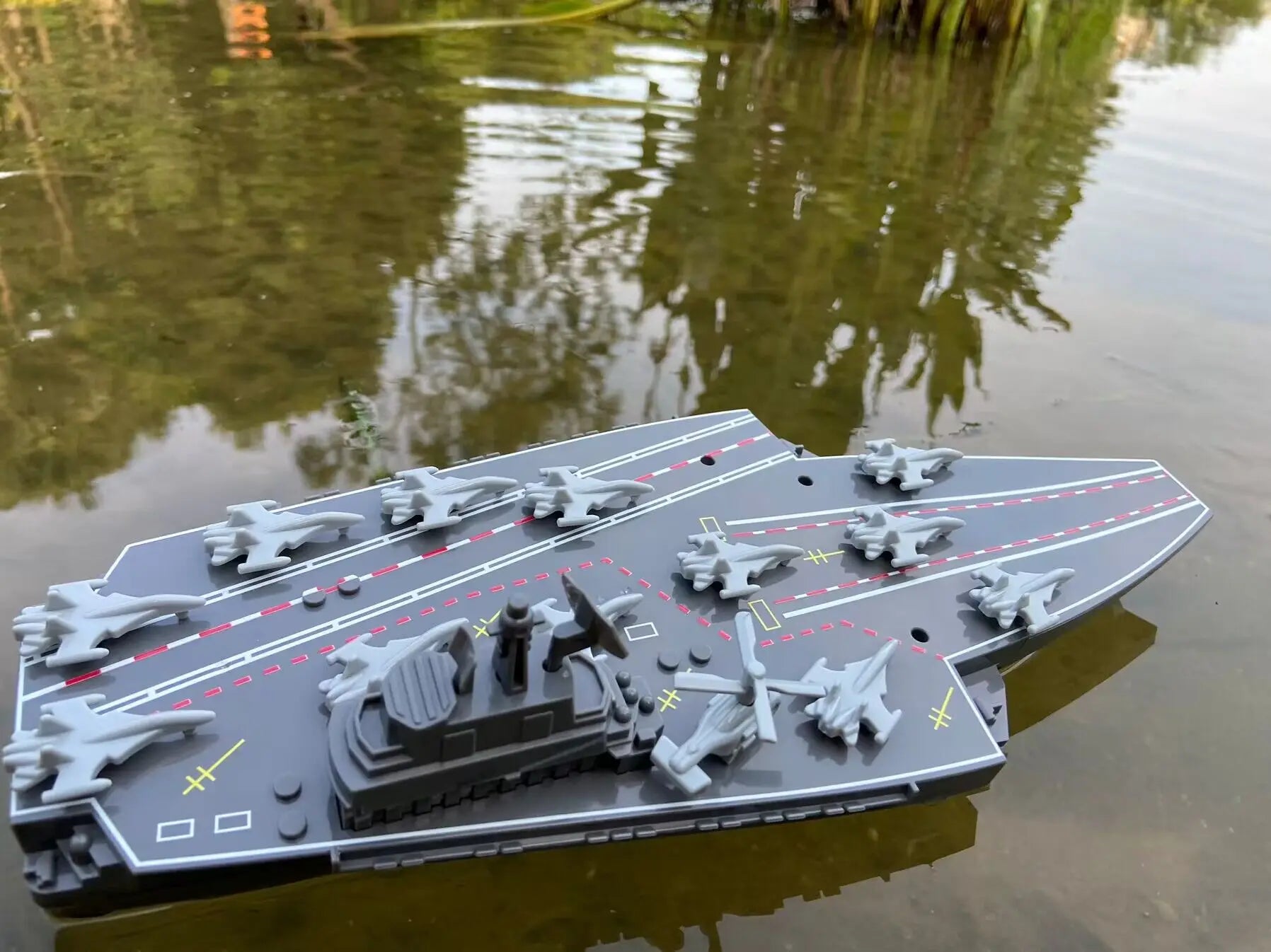 RC Warship 26.7 inch(68CM) Super Long Hull RC Boat Charging Military Children's Toy boy Electric Toy Ship Aircraft Carrier Warsh