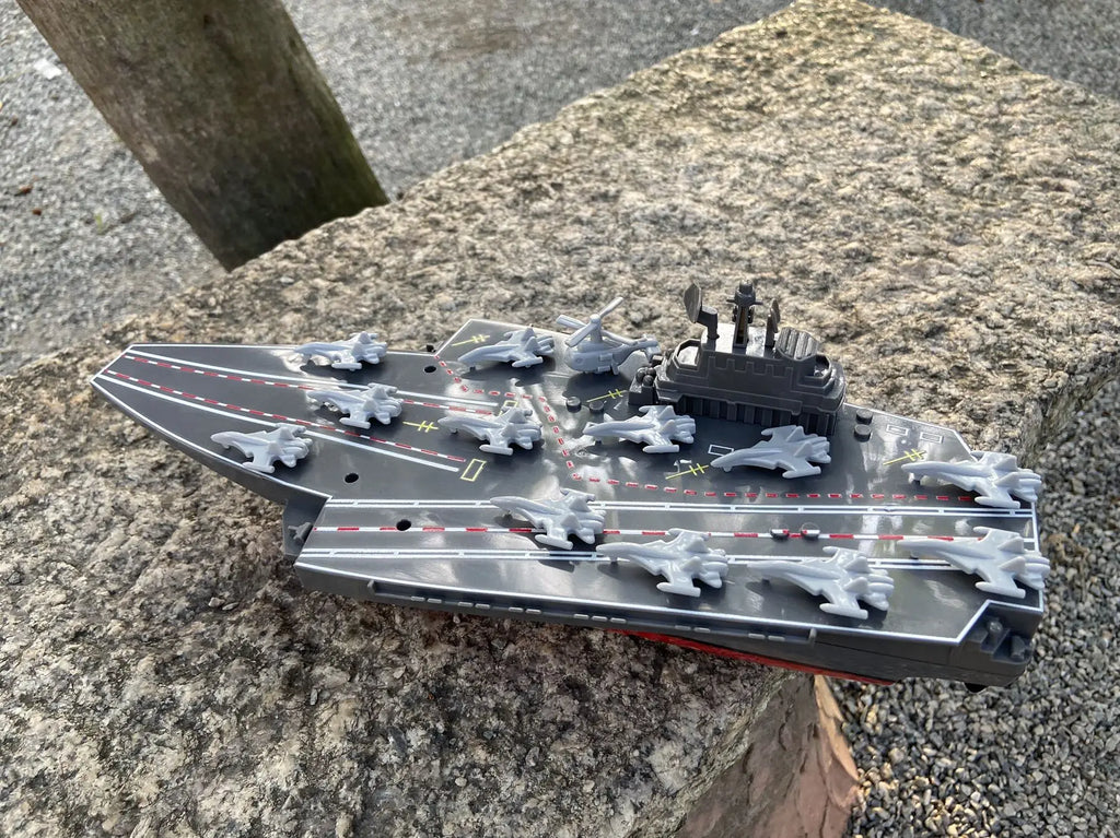 RC Warship 26.7 inch(68CM) Super Long Hull RC Boat Charging Military Children's Toy boy Electric Toy Ship Aircraft Carrier Warsh