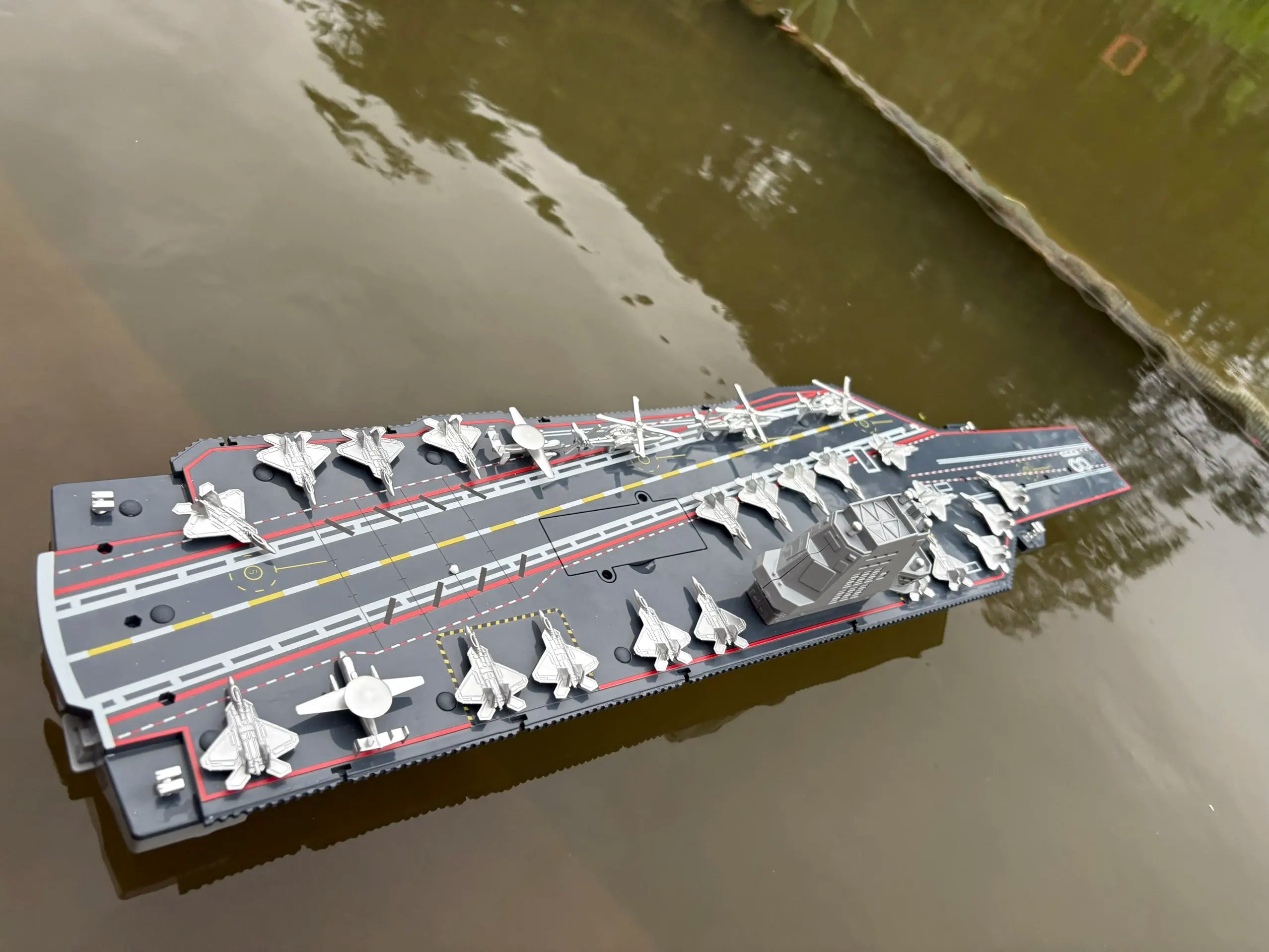 RC Warship 26.7 inch(68CM) Super Long Hull RC Boat Charging Military Children's Toy boy Electric Toy Ship Aircraft Carrier Warsh