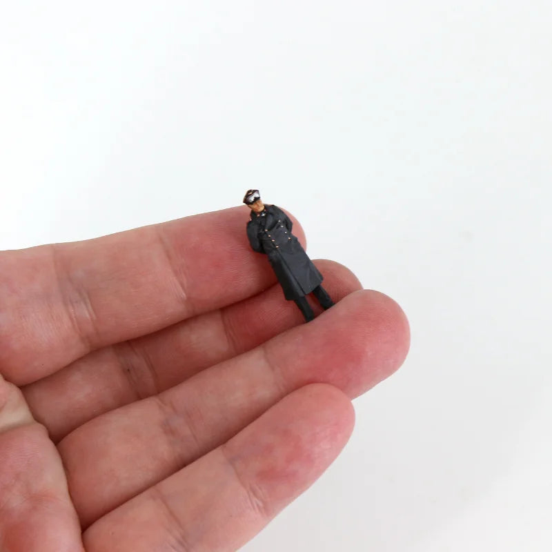 New 1/72 German Soldier 2Person Soldier Group 1 Commander Miniature Doll Set Model DIY Scene With Hand-Painted Figurine Toys