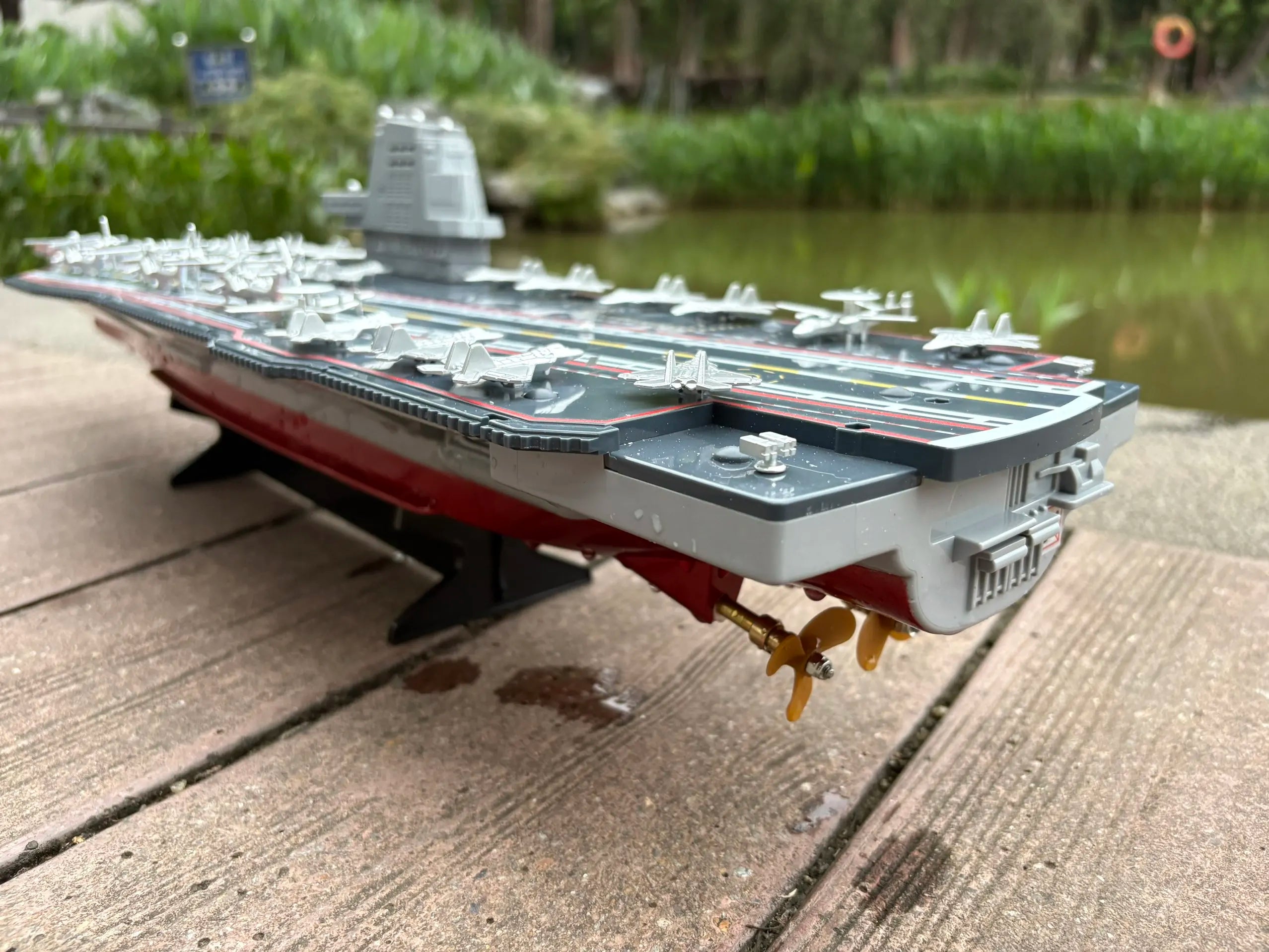 RC Warship 26.7 inch(68CM) Super Long Hull RC Boat Charging Military Children's Toy boy Electric Toy Ship Aircraft Carrier Warsh